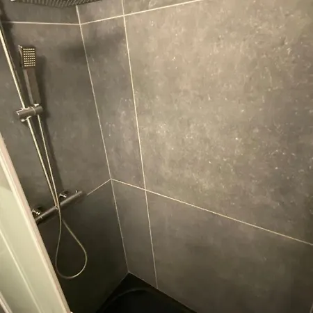 Oriel 2 Pers Wi-fi Netflix Pres Gare *