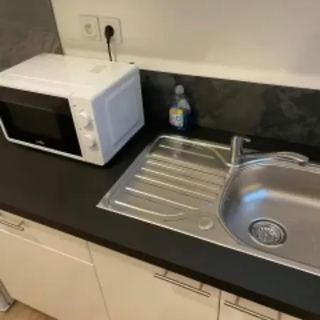 Oriel 2 Pers Wi-fi Netflix Pres Gare דירה *